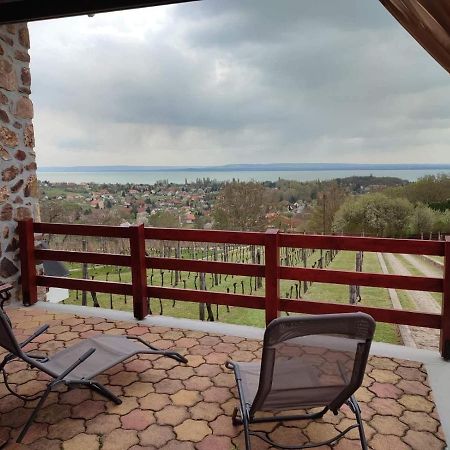 Szent Orban Vendeghaz Apartment Ábrahámhegy Bagian luar foto