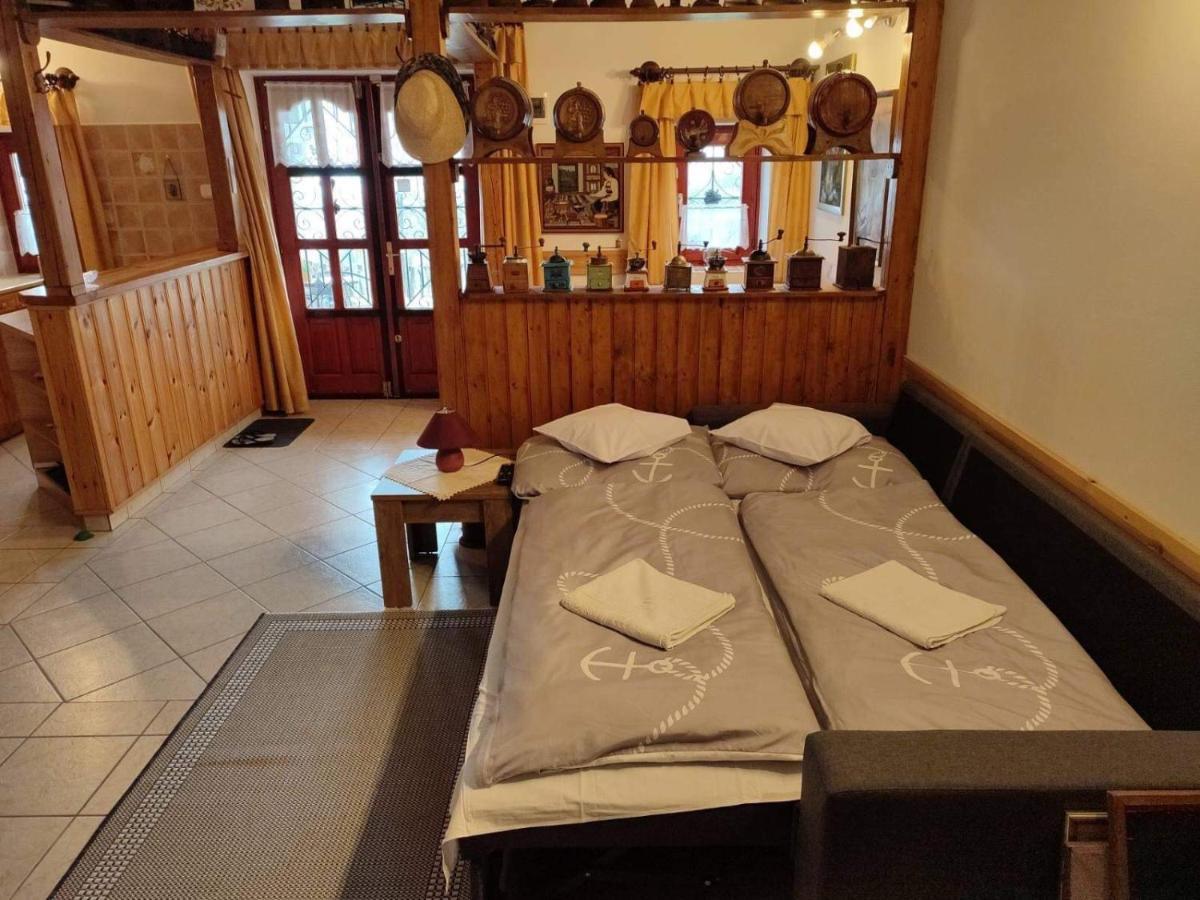 Szent Orban Vendeghaz Apartment Ábrahámhegy Bagian luar foto